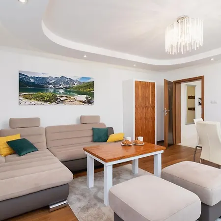 Mountain View Zborowskiego By Renters Apartament *